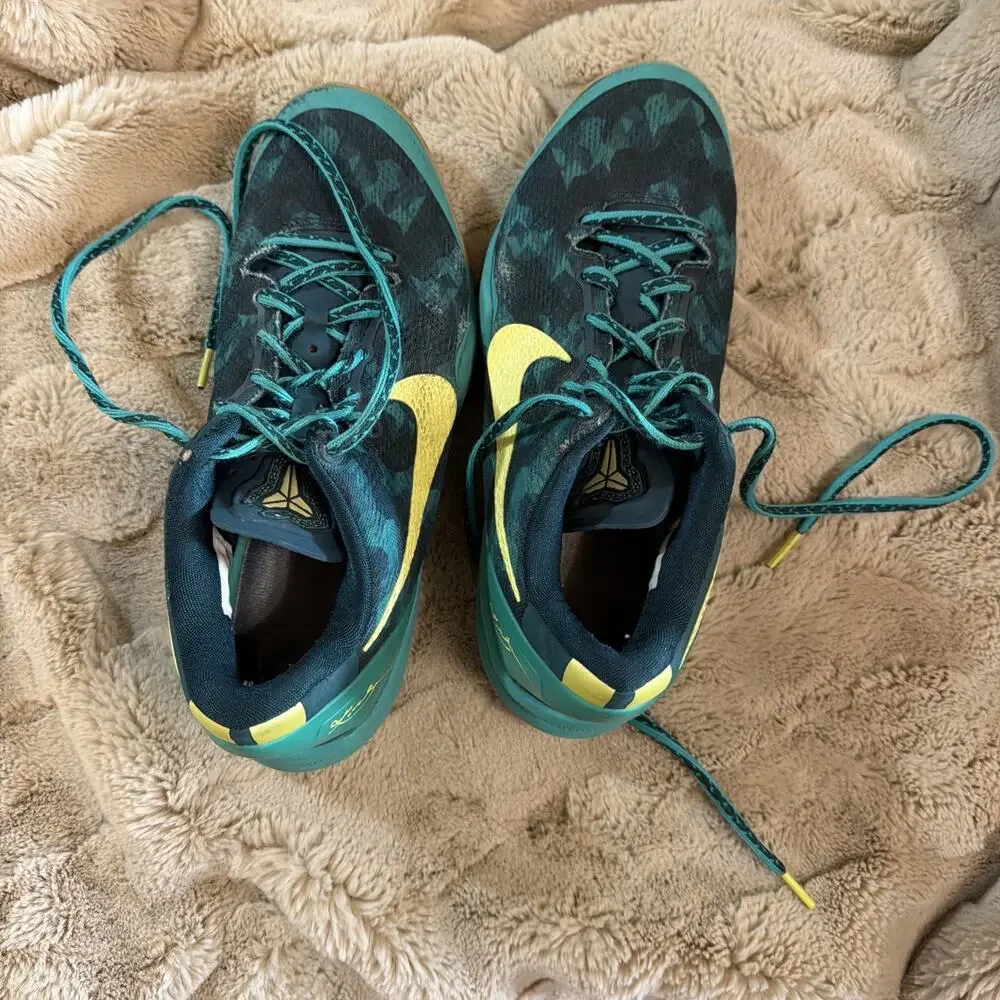 Size 9 - Nike Kobe 8+ Supernatural